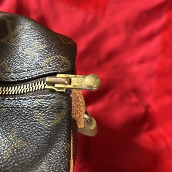 Authentic vintage Louis Vuitton authentic speedy 35 without the strap! - Picture 13 of 14